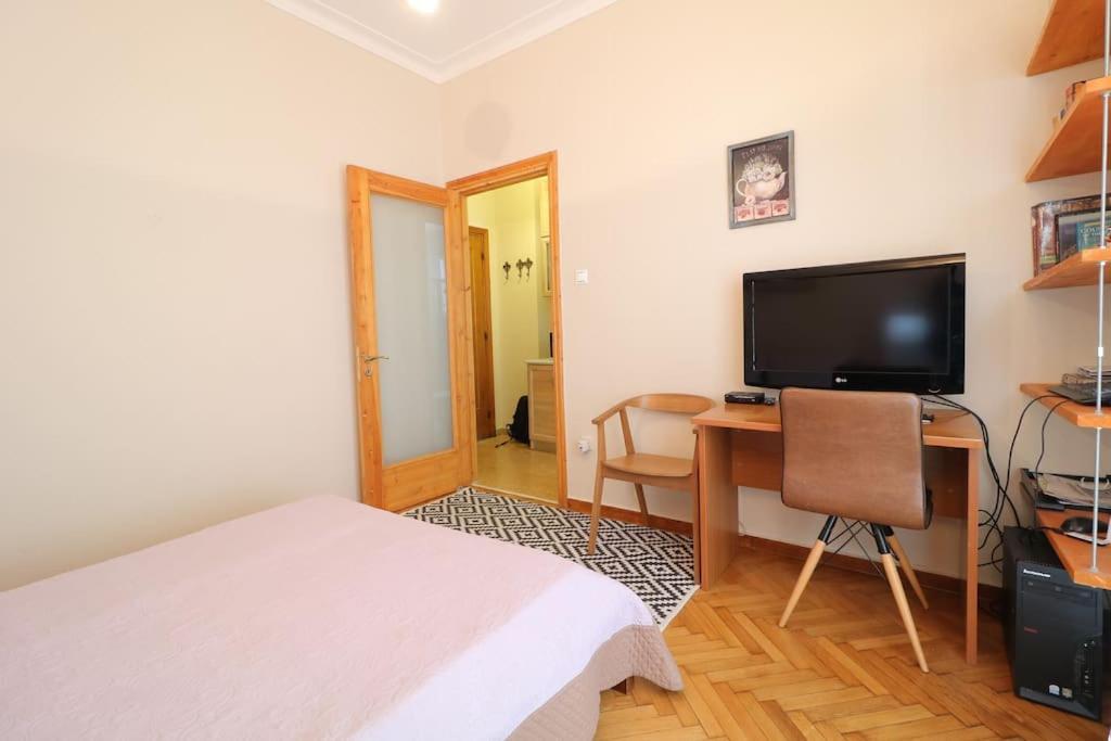 Restful Apartment - Syntagma Square Афины Экстерьер фото